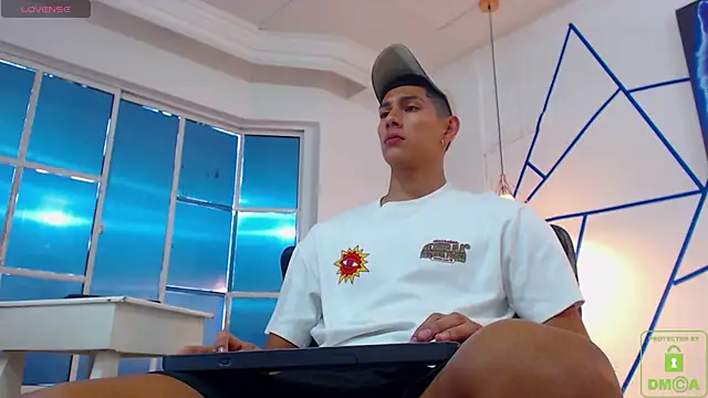 Valerio 20 online show from December 12, 2024, 8:32 pm