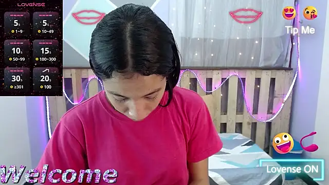 Lina10 online show from February 3, 2025, 8:03 pm