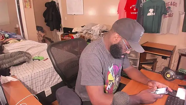 MrChuckDailyXXX online show from October 9, 2025, 10:52 pm