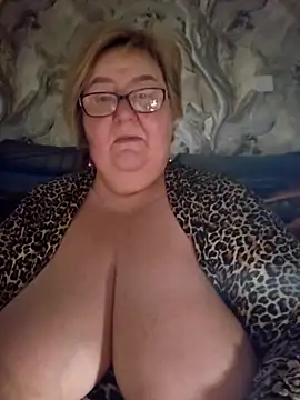 Snapshot of Awn290668 chatting on February 4, 2026, 5:35 am Awn290668 online show from February 4, 2026, 5:35 am