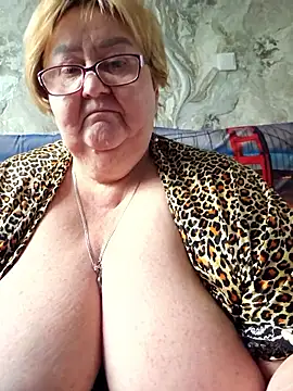 Snapshot of Awn290668 chatting on April 21, 2026, 8:42 am Awn290668 online show from April 21, 2026, 8:42 am
