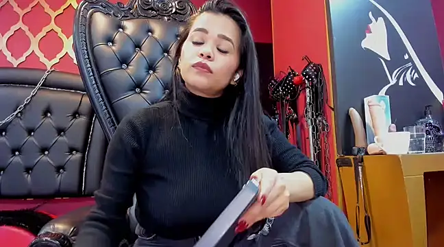 Snapshot of Mistressviictoria chatting on March 18, 2025, 2:37 pm Mistressviictoria online show from March 18, 2025, 2:37 pm