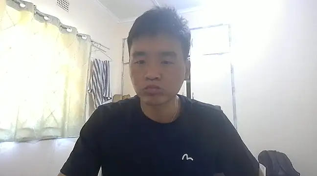 kisstoyousoon2024 online show from December 3, 2024, 7:21 am