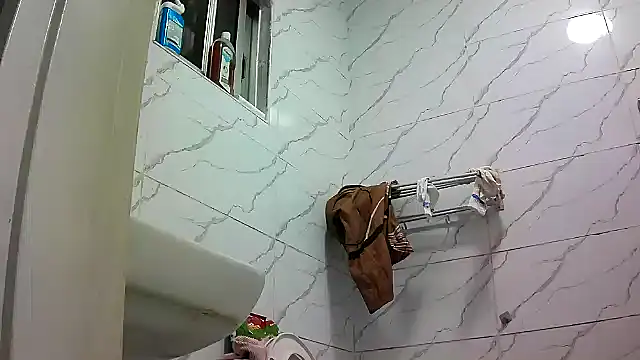 kisstoyousoon2024 online show from March 18, 2025, 6:15 pm