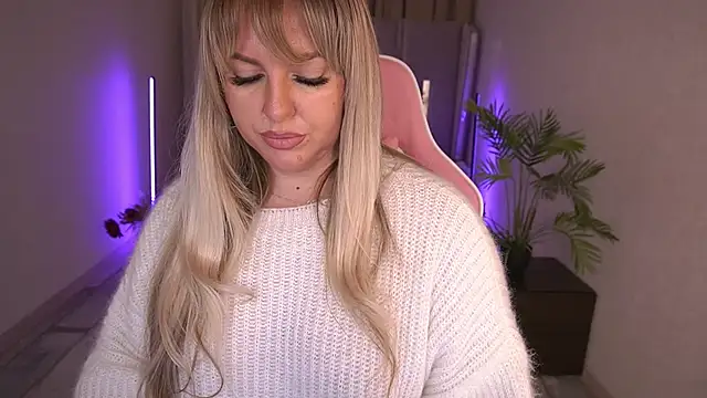 KiraCandyS online show from January 19, 2025, 8:51 pm