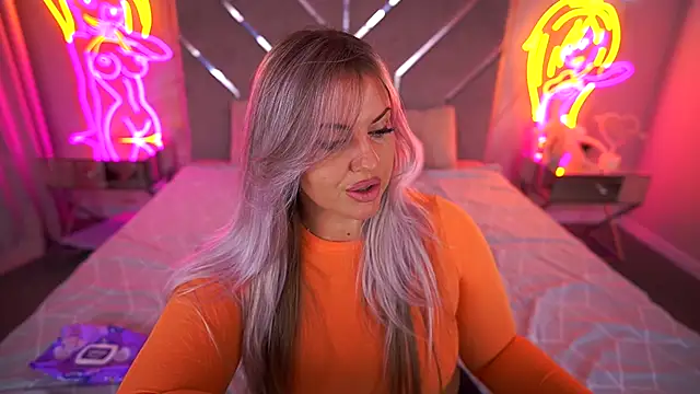 KiraCandyS online show from September 21, 2025, 8:10 pm