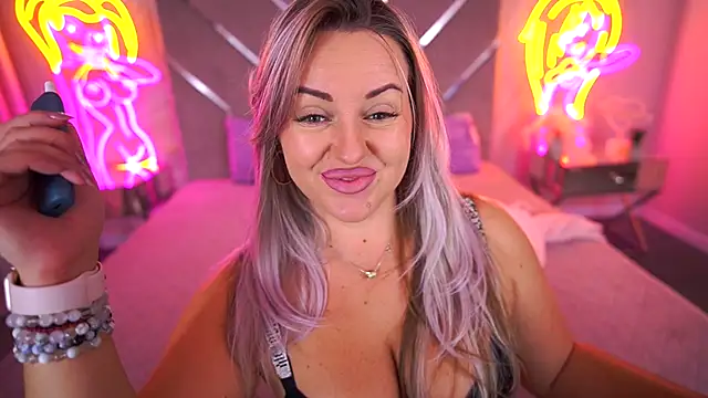 KiraCandyS online show from October 16, 2025, 7:59 pm