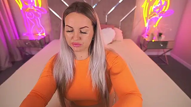 Snapshot of KiraCandyS chatting on November 11, 2025, 9:48 pm KiraCandyS online show from November 11, 2025, 9:48 pm