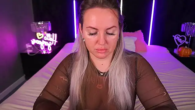 Snapshot of KiraCandyS chatting on November 13, 2025, 11:36 pm KiraCandyS online show from November 13, 2025, 11:36 pm