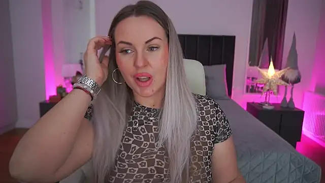 Snapshot of KiraCandyS chatting on January 14, 2026, 9:20 pm KiraCandyS online show from January 14, 2026, 9:20 pm