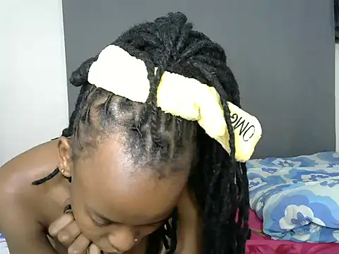 Snapshot of pretty_betty chatting on March 17, 2025, 7:37 pm pretty betty online show from March 17, 2025, 7:37 pm
