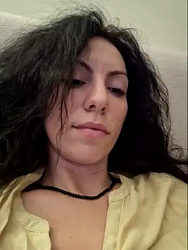 Emmatoo online show from December 18, 2025, 12:49 am