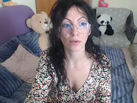 Emmatoo online show from January 18, 2026, 12:09 pm