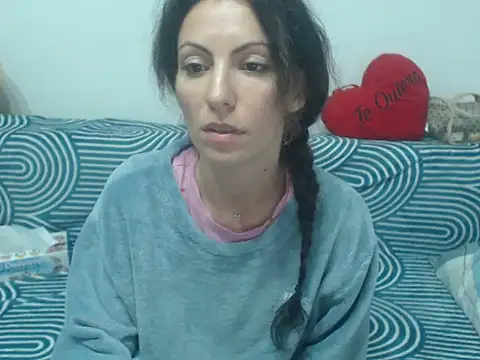 Snapshot of Emmatoo chatting on May 15, 2026, 11:12 pm Emmatoo online show from May 15, 2026, 11:12 pm
