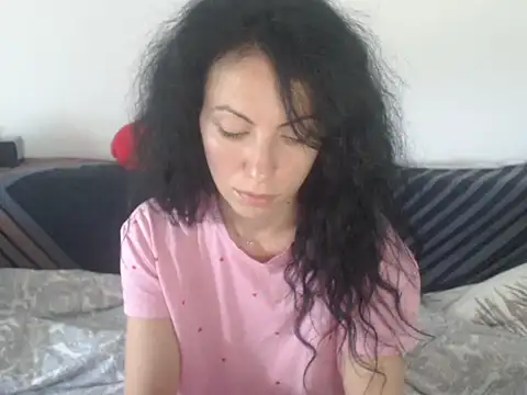 Snapshot of Emmatoo chatting on May 29, 2026, 6:33 am Emmatoo online show from May 29, 2026, 6:33 am
