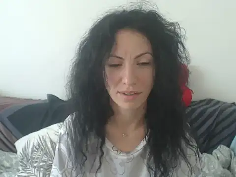 Snapshot of Emmatoo chatting on June 14, 2026, 9:11 am Emmatoo online show from June 14, 2026, 9:11 am