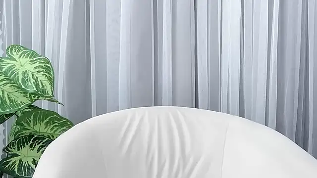 Snapshot of _Miyuki__ chatting on April 13, 2026, 2:17 am Miyuki online show from April 13, 2026, 2:17 am