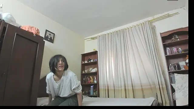 Snapshot of linnie_ chatting on April 4, 2026, 3:09 pm linnie online show from April 4, 2026, 3:09 pm