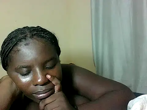 hotebbbyy online show from November 21, 2025, 7:12 pm