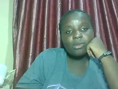 hotebbbyy online show from December 5, 2025, 4:58 pm