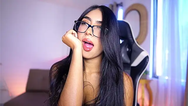 Sara albrecht online show from December 14, 2024, 12:33 pm