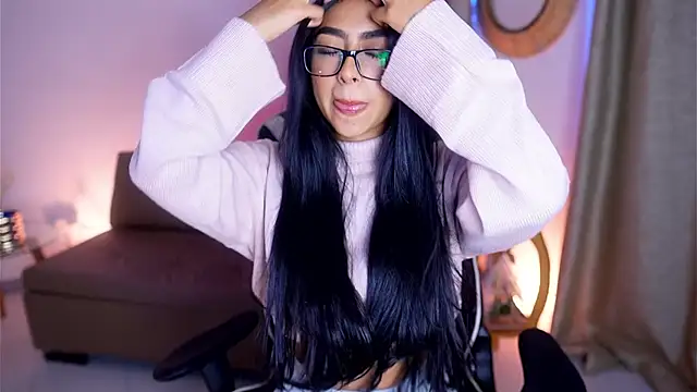 Sara albrecht online show from December 20, 2024, 12:49 pm