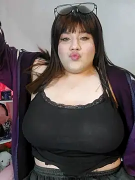 ItsNaiixa online show from October 11, 2025, 10:41 pm