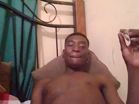 Snapshot of SmallGoodNut chatting on November 6, 2025, 6:03 am SmallGoodNut online show from November 6, 2025, 6:03 am