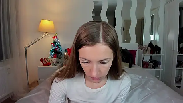 KateRedgar online show from January 16, 2025, 3:35 pm