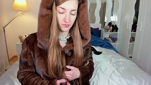 KateRedgar online show from January 27, 2025, 4:43 pm