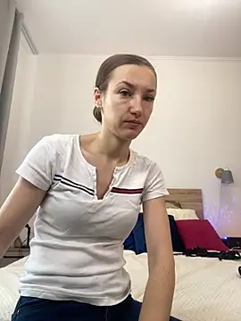 KateRedgar online show from October 12, 2025, 8:46 am