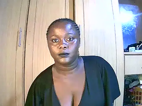 BootyMama22 online show from December 28, 2024, 5:46 pm