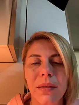 tanyagrey online show from October 21, 2025, 5:52 am