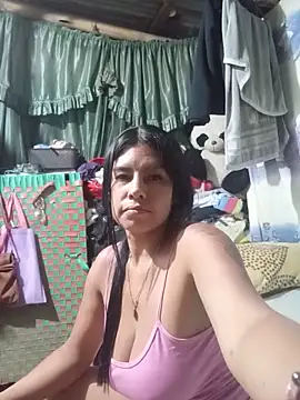 Snapshot of Alanagracia chatting on June 13, 2026, 12:52 am Alanagracia online show from June 13, 2026, 12:52 am