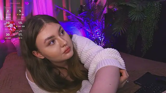 Snapshot of Mia__Peach chatting on December 10, 2024, 9:43 pm Mia Peach online show from December 10, 2024, 9:43 pm