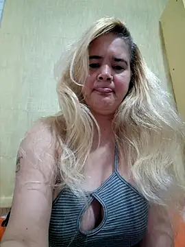 lamorbosa37 online show from December 16, 2024, 9:52 pm