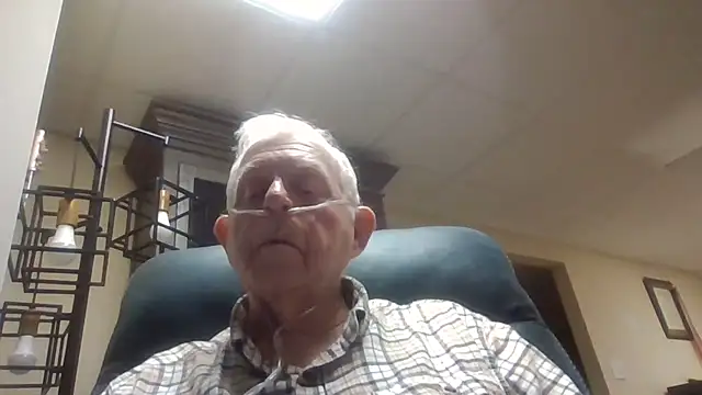 bootlegmanz online show from October 31, 2025, 5:25 pm