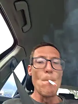 Snapshot of TheSouthernKing chatting on December 3, 2025, 1:20 pm TheSouthernKing online show from December 3, 2025, 1:20 pm