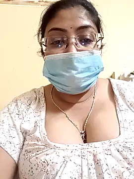 LAVERNIYA  online show from March 5, 2025, 3:07 pm