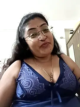 LAVERNIYA  online show from September 13, 2025, 7:24 pm