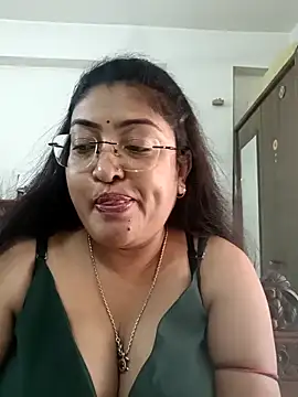 LAVERNIYA  online show from September 25, 2025, 5:44 am