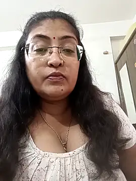 LAVERNIYA  online show from October 31, 2025, 10:05 am