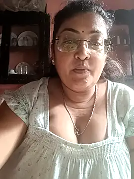 LAVERNIYA  online show from November 2, 2025, 5:54 am