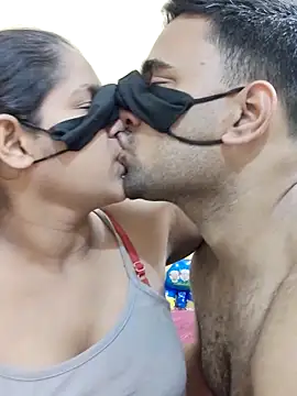 IND COUPLE1 online show from March 1, 2025, 2:13 pm