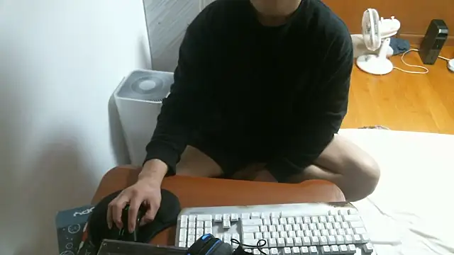 Snapshot of Stellan_0412 chatting on February 9, 2026, 4:00 pm Stellan 0412 online show from February 9, 2026, 4:00 pm