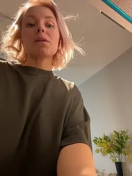 Charming Daphny online show from March 12, 2026, 6:52 am