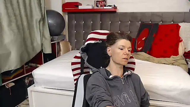 kellyterapy online show from May 16, 2026, 12:51 am