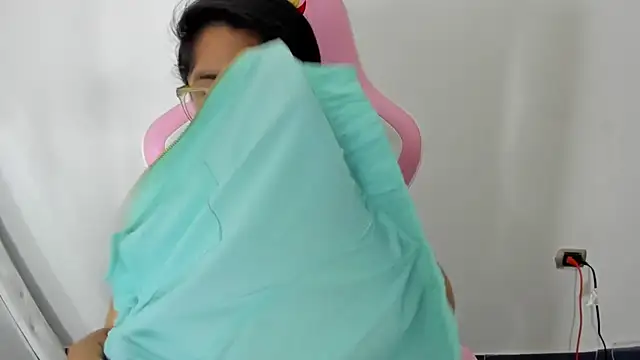  Angelinaandrade  online show from February 15, 2025, 3:50 pm