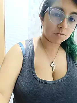  Angelinaandrade  online show from September 18, 2025, 1:18 am