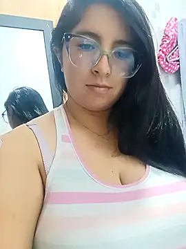  Angelinaandrade  online show from February 13, 2026, 1:01 am